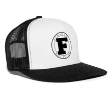 Load image into Gallery viewer, Fumar Trucker Hat - white/black